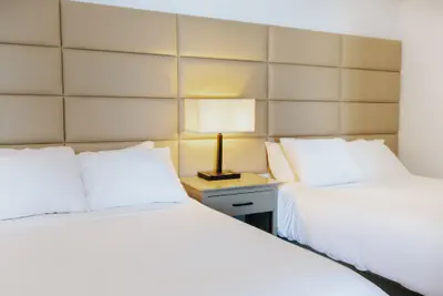 Photo 5 - Surfer Beach Hotel