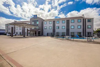 Photo 2 - Motel 6 Killeen, TX