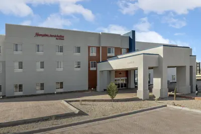 Photo 2 - Hampton Inn & Suites Roswell