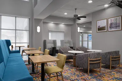 Photo 4 - Hampton Inn & Suites Roswell