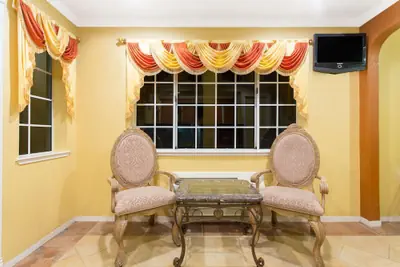 Photo 3 - Upper Lake Inn and Suites