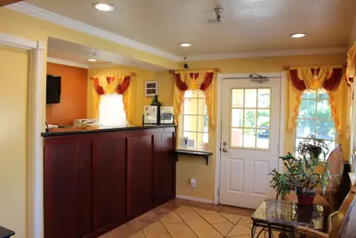 Photo 2 - Upper Lake Inn and Suites