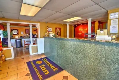 Photo 3 - Sunset Inn