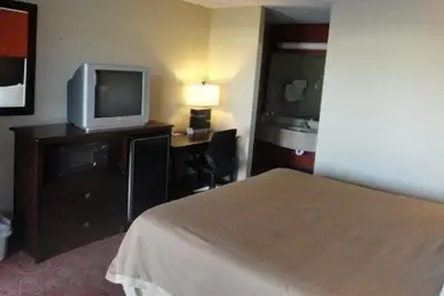 Photo 5 - Sunset Inn