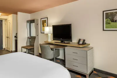 Photo 5 - Holiday Inn Atlanta-Gas South Arena Area by IHG