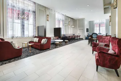 Photo 3 - Hampton Inn & Suites Baltimore Inner Harbor