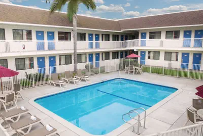 Photo 2 - Motel 6 Pismo Beach, CA