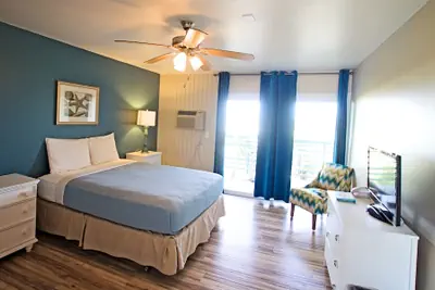 Photo 3 - Ocean Villa Inn