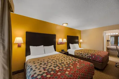 Photo 2 - Rodeway Inn Flagstaff - Downtown