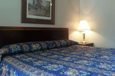 Photo 5 - Stratford Motor Inn East Ellijay