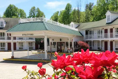 Photo 2 - Stratford Motor Inn East Ellijay