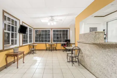 Photo 4 - Super 8 by Wyndham Santee