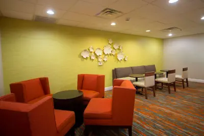 Photo 4 - Hampton Inn & Suites Valdosta/Conference Center