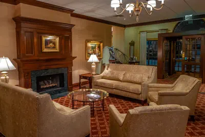 Photo 4 - Bell Tower Hotel