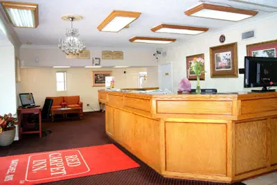 Photo 4 - Red Carpet Inn