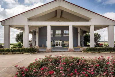 Photo 2 - Quality Inn Robinsonville