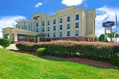 Photo 2 - Hampton Inn Canton