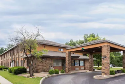 Photo 2 - Days Inn by Wyndham Stoughton WI.