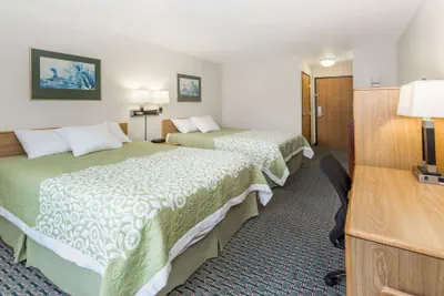 Photo 5 - Days Inn by Wyndham Stoughton WI.
