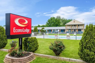 Photo 2 - Econo Lodge Palmyra - Hershey