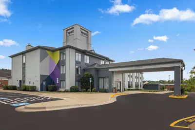 Photo 2 - Spark by Hilton Fredericksburg Southpoint