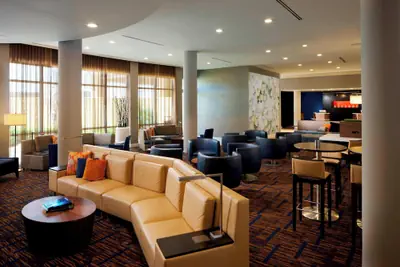 Photo 2 - Courtyard by Marriott Miami Dadeland