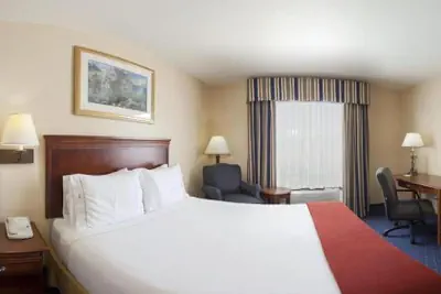 Photo 4 - Holiday Inn Express Hotel & Suites Mountain Home by IHG