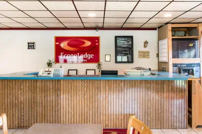 Photo 3 - Econo Lodge Inn & Suites Lake Harmony - Pocono Mountains Area