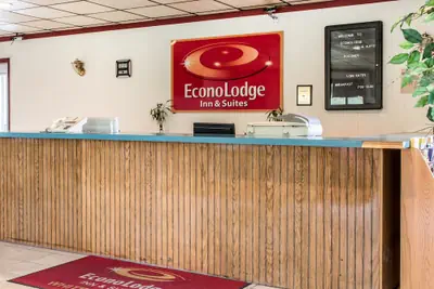 Photo 4 - Econo Lodge Inn & Suites Lake Harmony - Pocono Mountains Area