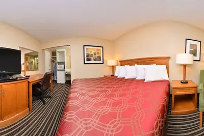 Photo 3 - Econo Lodge Kennewick Tri-Cities