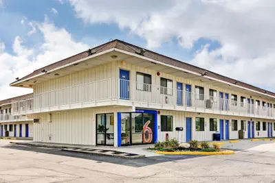 Photo 2 - Motel 6 Pittsburgh, PA - Crafton