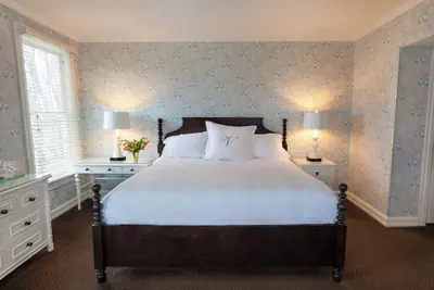 Photo 5 - Virginia Hotel