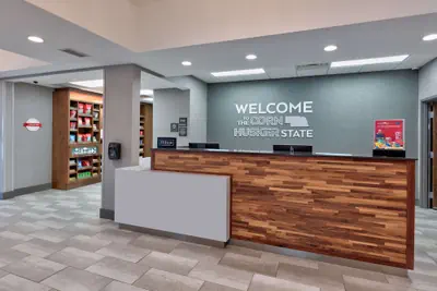Photo 4 - Hampton Inn Norfolk