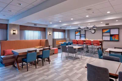 Photo 3 - Hampton Inn Norfolk