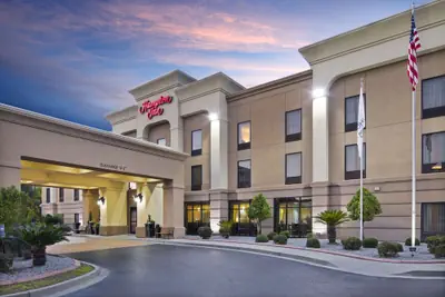 Photo 2 - Hampton Inn Hinesville