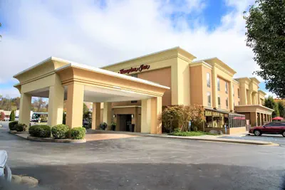 Photo 2 - Hampton Inn Lewisburg