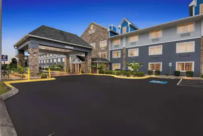 Photo 2 - Comfort Inn & Suites Nashville Near Tanger Outlets  I-24 Antioch