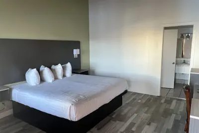 Photo 5 - Discovery Inn