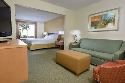 Photo 5 - Holiday Inn Express Hotel & Suites High Point South by IHG