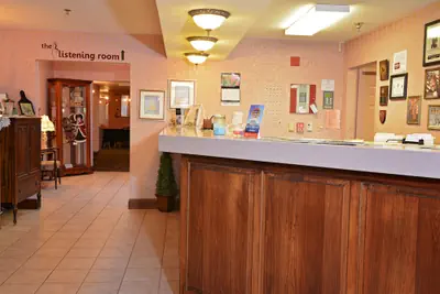 Photo 4 - Our Guest Inn and Suites - Downtown