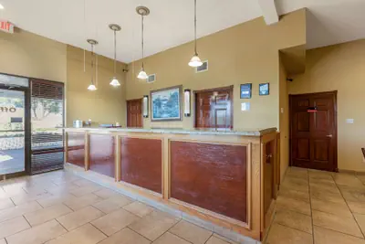 Photo 5 - Best Western Taylor Inn