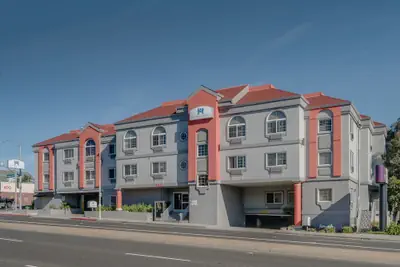 Photo 2 - Hotel Aura SFO