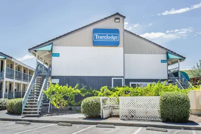 Photo 2 - Travelodge by Wyndham Fairfield/Napa Valley
