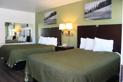 Photo 4 - Express Inn