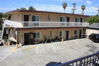 Photo 3 - Express Inn
