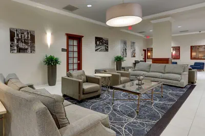 Photo 4 - DoubleTree by Hilton St. Louis Forest Park