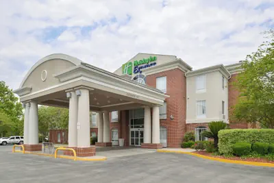 Photo 2 - Holiday Inn Express Hotel & Suites Lafayette by IHG