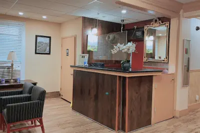 Photo 4 - District Hotel