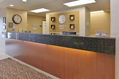 Photo 3 - Comfort Inn Evansville - Casper