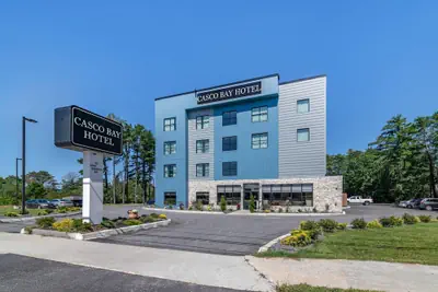 Photo 2 - Casco Bay Hotel Portland Airport - Maine Mall, an Ascend Collection Hotel